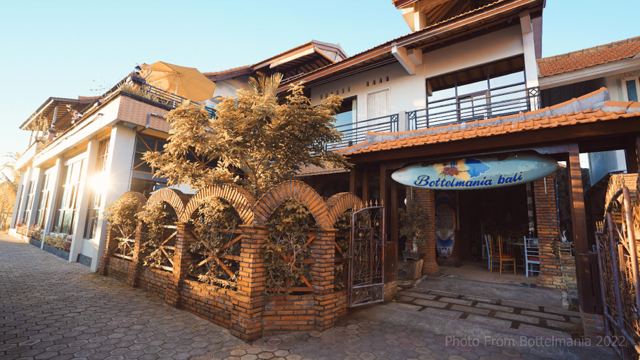 Entrance, Bottelmania Villa, Buleleng