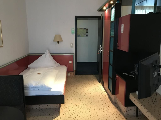 Bedroom 3, Hotel Bitterfelder Hof, Anhalt-Bitterfeld