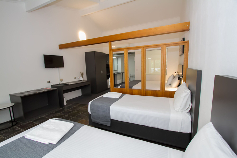 Bedroom 4, The Select Inn Gosford, Gosford - West
