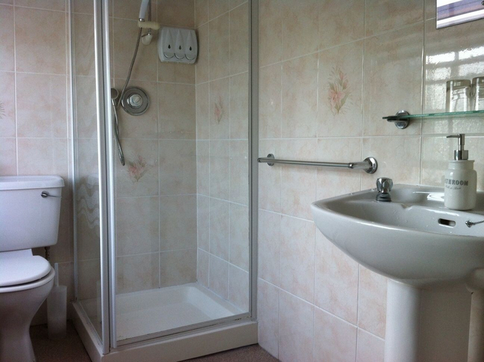 Bathroom 3, Lynebank House Hotel Bed & Breakfast, Cumbria