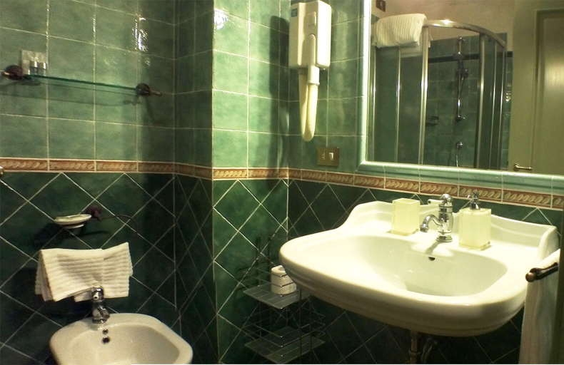 Bathroom 4, Domus Livia Luxury Suites, Rome