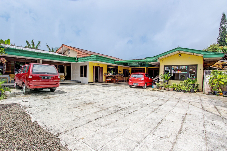 Others 1, OYO 92534 Fajar Indah Guest House, Karanganyar