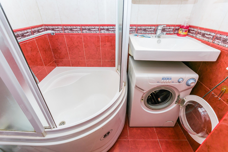 Bathroom 3, Apartment on Bolshoy Kondratievskiy 4, Northern