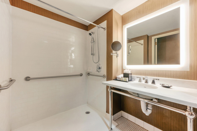 Bathroom 3, Sheraton Tarrytown Hotel, Westchester