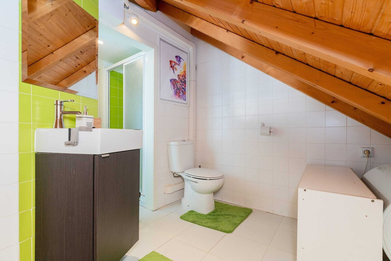 Bathroom 3, Attic Apartment With Balcony in Bairro Alto, Lisbon