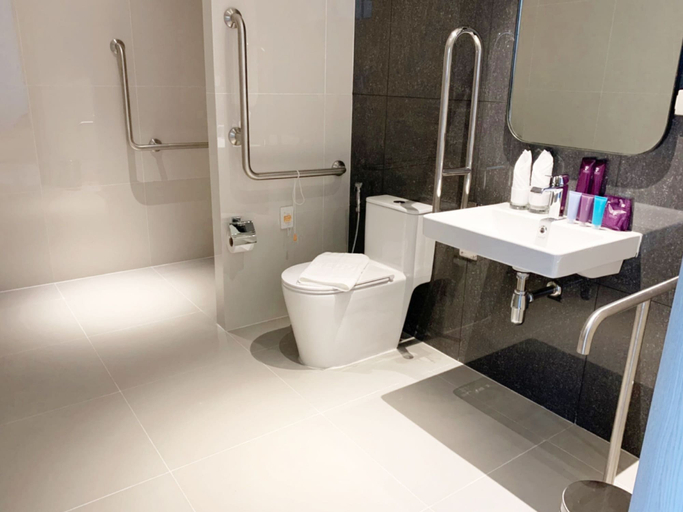 Bathroom 5, Fortune Saeng Chan Beach Hotel Rayong, Muang Rayong
