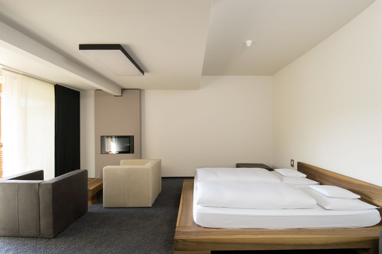 Bedroom 3, Feldmilla Design Hotel – Wellness & SPA, Bolzano