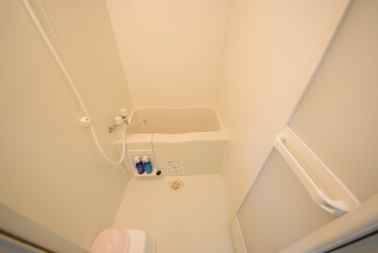 Bathroom 3, SUMUKA Shintoshin II, Naha