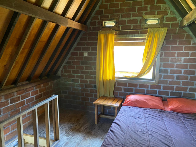 Bedroom 2, Pondok Bulan Bungalow, Lombok