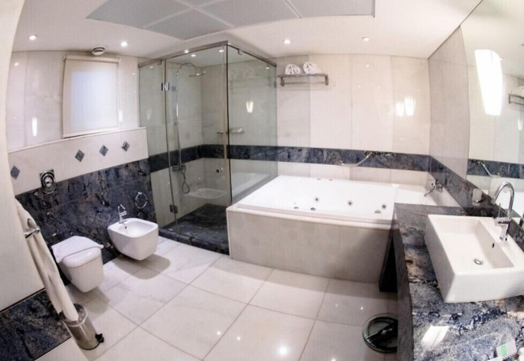 Bathroom 5, Kings Suite Hotel, Beirut