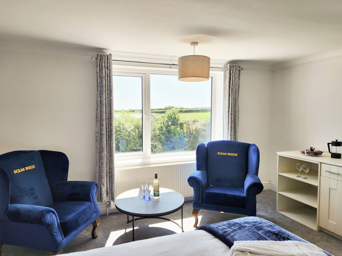 Others 5, Bay View - 1 Bed Suite - Ocean Breeze, Swansea