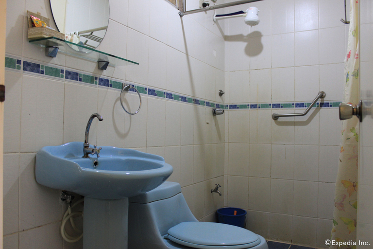 Bathroom 4, Darayonan Lodge, Coron