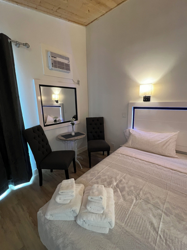 Bedroom 2, Destination Inn, Thompson-Nicola