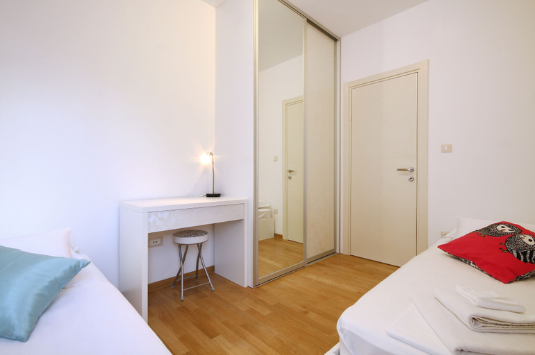 Bedroom 3, Sarap apartments Budva