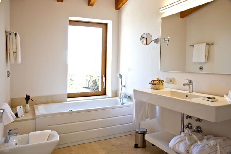 Bathroom 4, Hotel Cases de Son Barbassa, Baleares