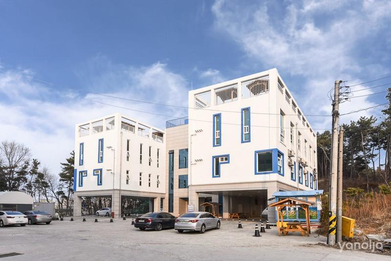 Exterior & Views, Daebudo Tourist Pension, Ongjin