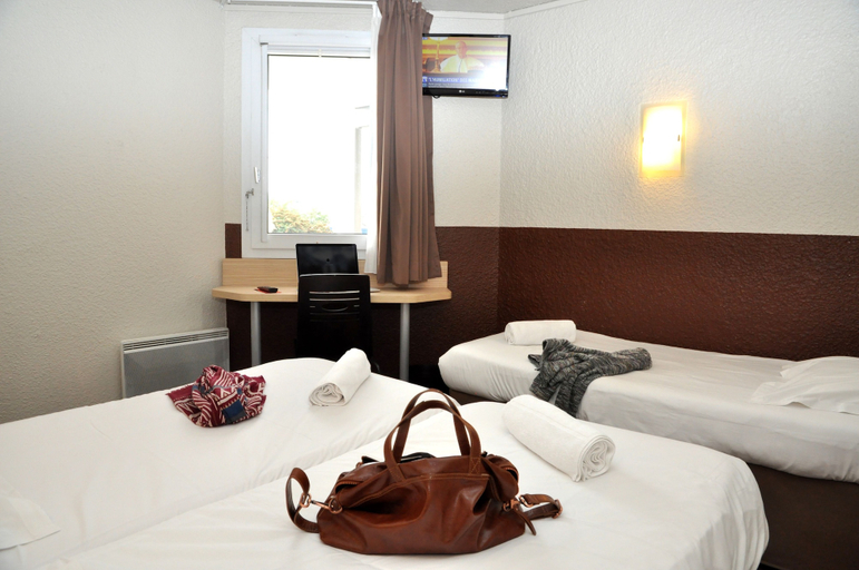 Bedroom 3, BHôtel De Caen, Calvados