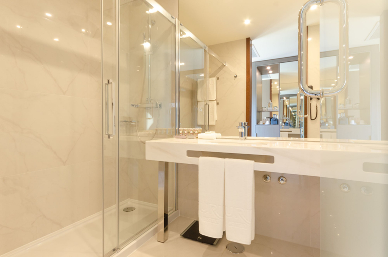 Bathroom 5, TURIM Boulevard Hotel, Lisbon