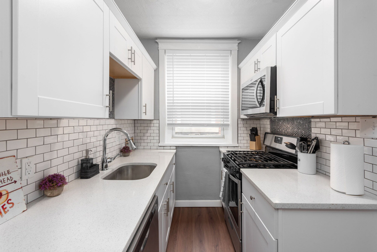 Others 4, Central Garden Getaways Corp Rentals by NamaStay, Saint Louis