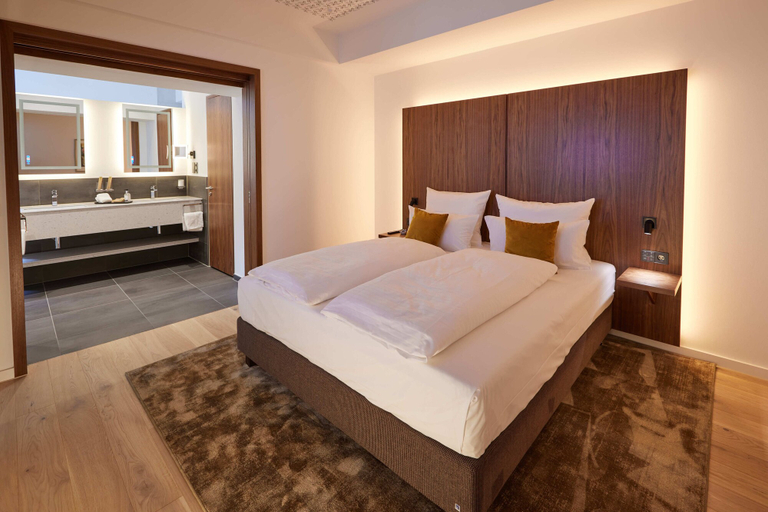 Bedroom 2, Kasino Hotel, Leverkusen