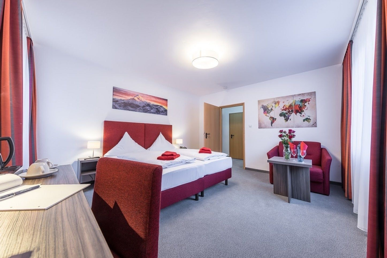 Bedroom 4, Hotel Himalaya Frankfurt City Messe, Frankfurt am Main