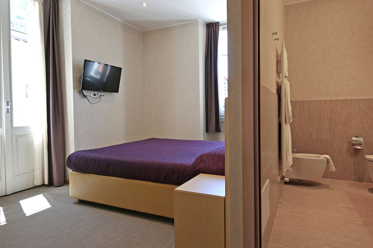 Bedroom 2, Hotel Helvetia, Como