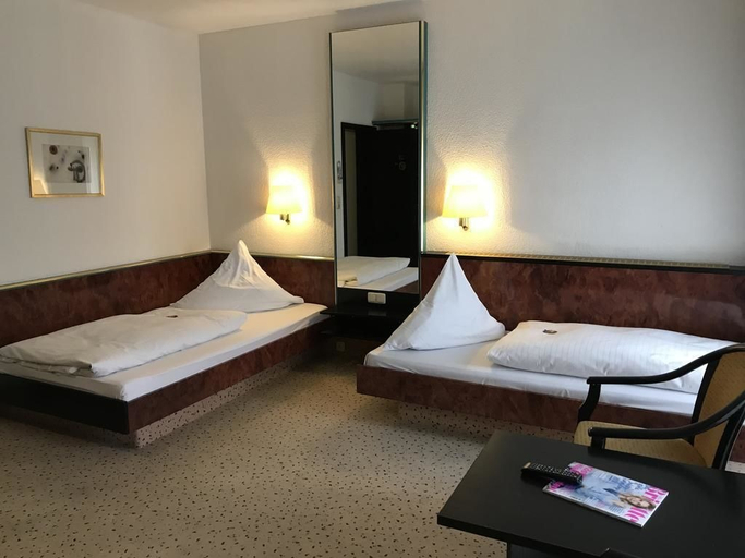 Bedroom 2, Hotel Bitterfelder Hof, Anhalt-Bitterfeld