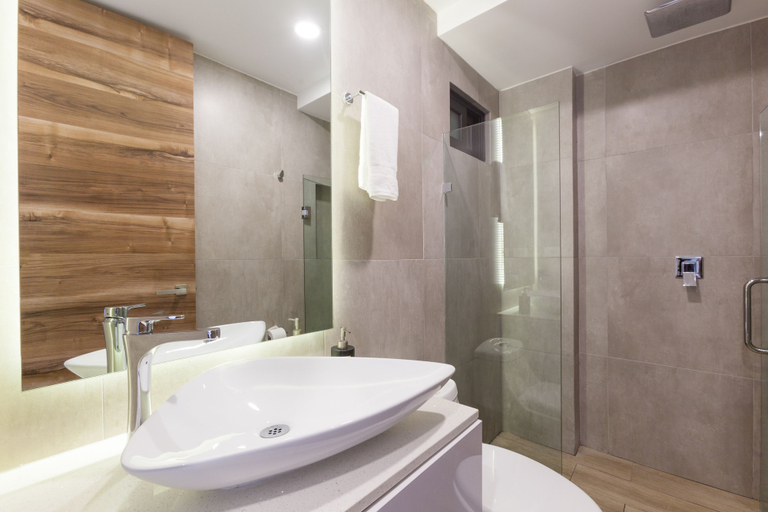 Bathroom 3, Icono 107, Cozumel