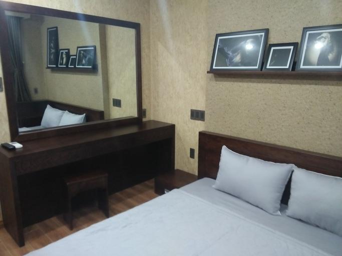 Bedroom 3, R&G Suite, District 1