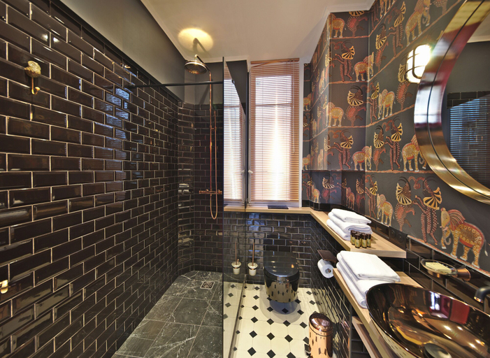 Bathroom, The Lord Byron Suite, Paris
