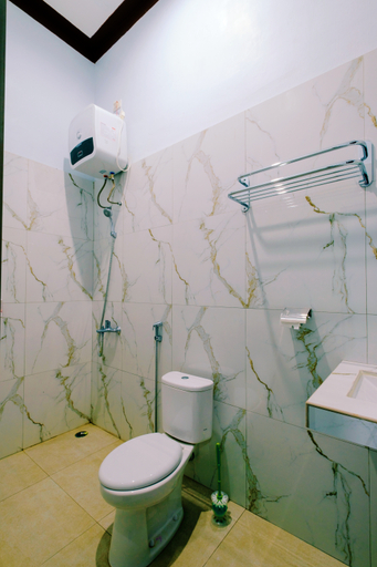 Bathroom 5, Martin Anugrah Hotel & Restaurant, Humbang Hasundutan