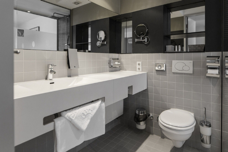 Bathroom 12