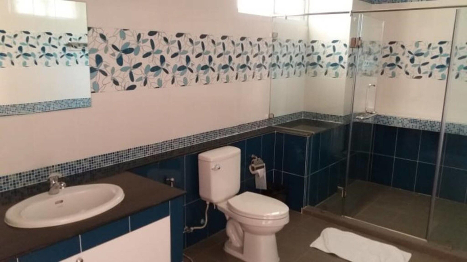 Bathroom, The Location, Suan Phung
