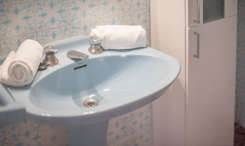 Bathroom 2, Apartamentos Montserrat 32, Tarragona