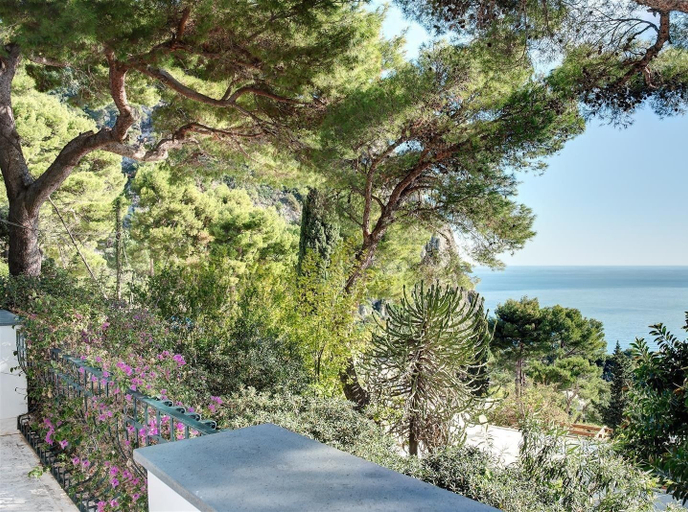 Others 4, Villa Bougainvillea, Napoli