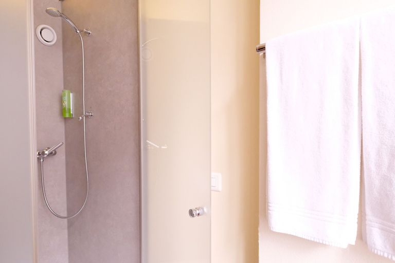 Bathroom 4, Barabas - Hostel, Luzern