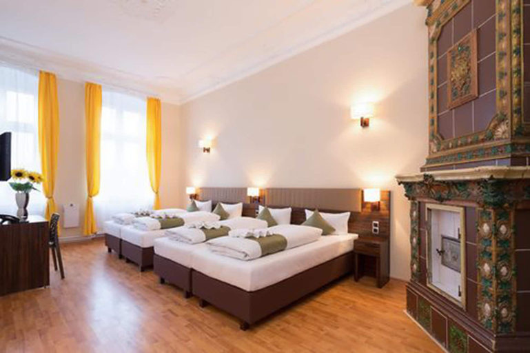 Bedroom 3, Hotel Abendstern, Berlin