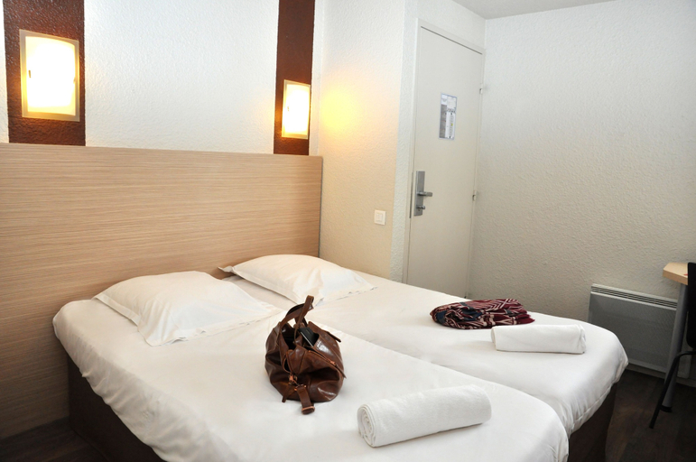 Bedroom 4, BHôtel De Caen, Calvados