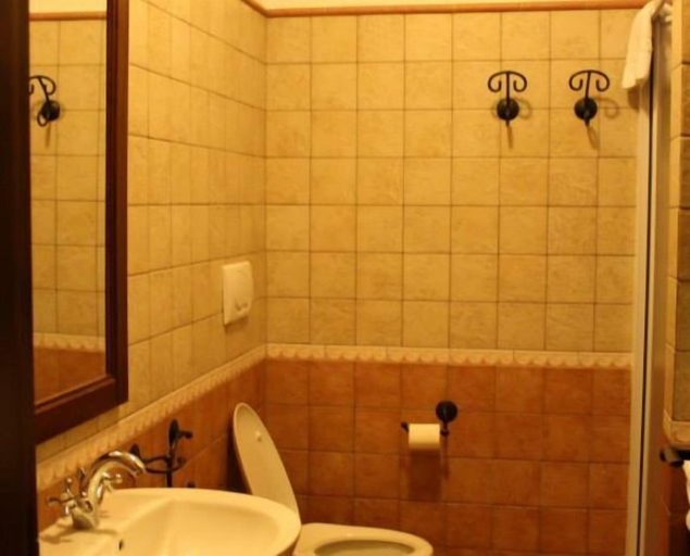 Bathroom 5, Angelucci Agriturismo con Camere e Agri Camping, Chieti