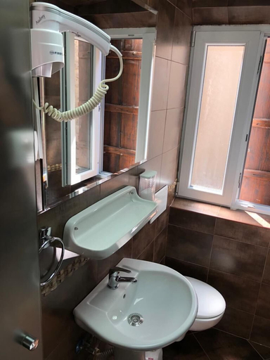 Bathroom 3, Athos Guesthouse