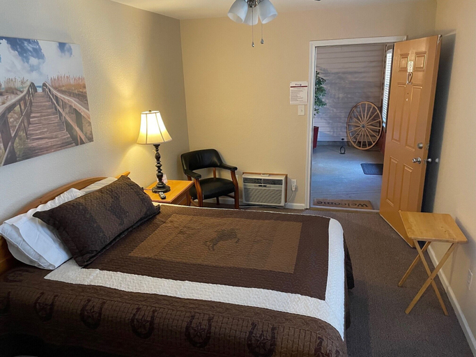 Bedroom 2, The Ranch Suites, Henderson