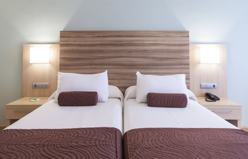 Bedroom 3, Riviera Beachotel - Recommended for Adults, Alicante