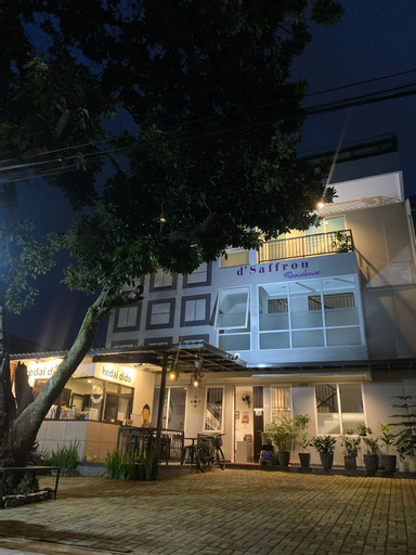 Exterior & Views 7