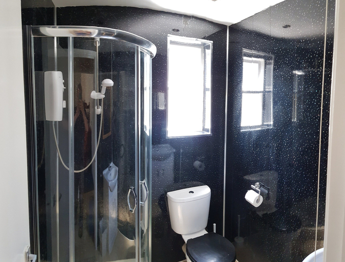 Bathroom, Glen Villa Flat 1 - 4 Berth, Norfolk