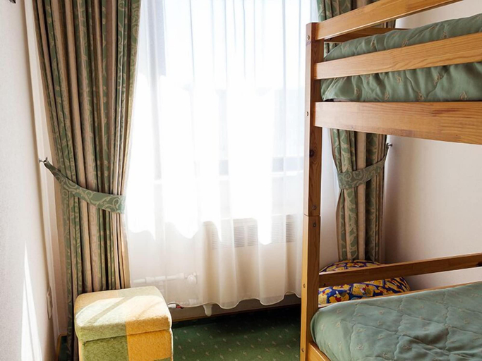 Bedroom 3, Maxima Slavia Hotel, North-Eastern