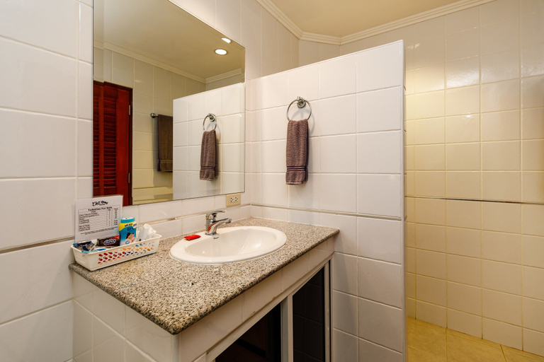 Bathroom 5, The Classroom Hotel, Pattaya