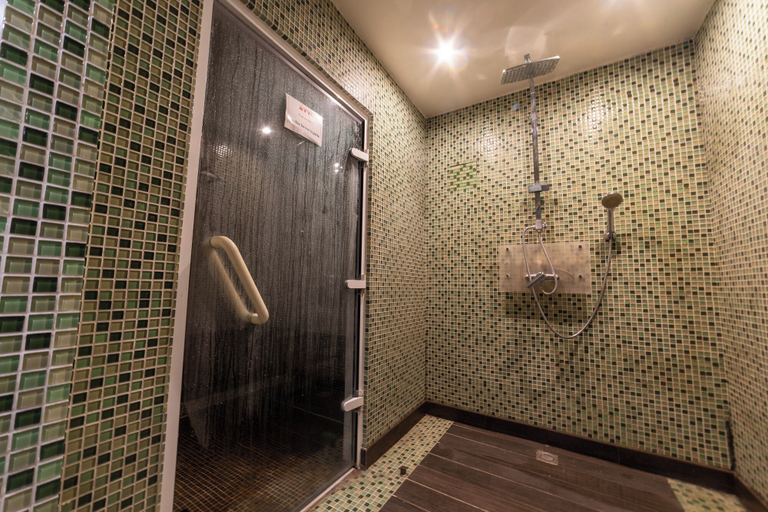 Bathroom 4, VVF Serre Chevalier Briançon, Hautes-Alpes