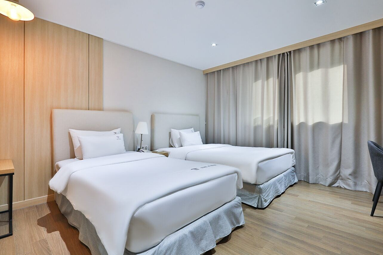 Bedroom 2, The First Hotel, Changwon