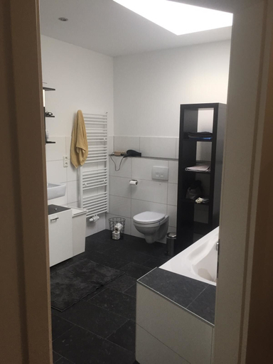 Bathroom 3, Apartment mit Terrasse in Oberhausen, Oberhausen
