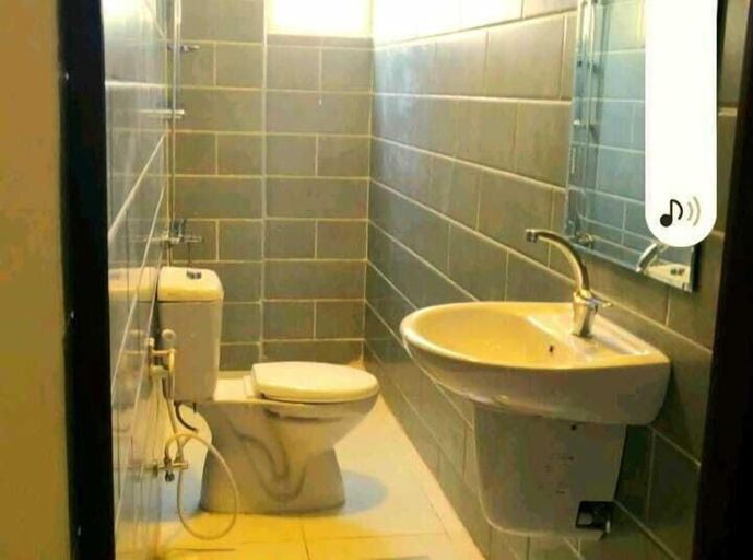 Bathroom 4, Petra Town Check-In Hotel, Wadi Musa